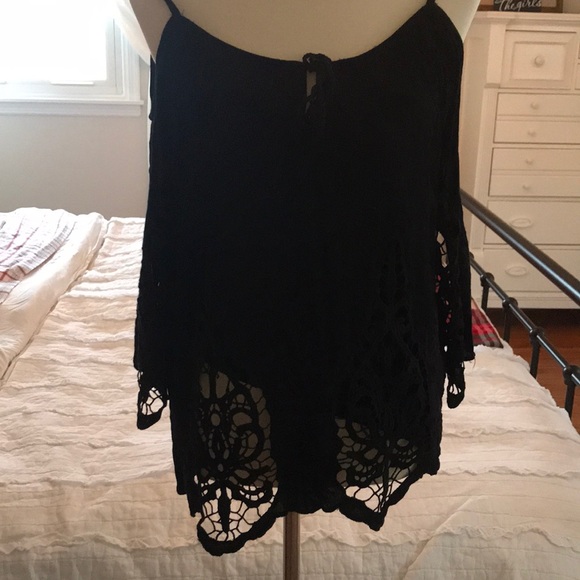 Cold shoulder lace blouse - Picture 2 of 5